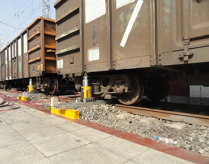 福建哪里有機(jī)車車輛復(fù)軌器定制